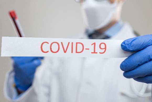 Levantamento aponta mais de 9 mil casos positivos em testes para Covid-19 em farmácias