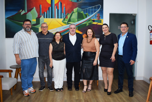 Da esq. p/ dir.: Dr. Roberto Malta, Renato Pupo, Dra. Maria Luisa Rodrigues, Dr. Alípio do Carmo, Dra. Luciana Canetto, Dra. Danyelle Marini e Dr. Marcos Machado.