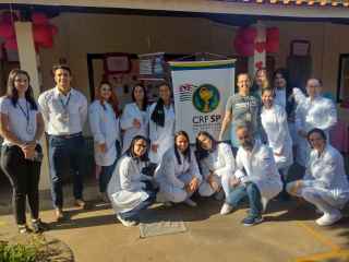 Farmacêuticos e acadêmicos de Barretos participaram, em 6 de maio, da “Festa da Família, evento da Escola Municipal João Baroni em parceria a Unifeb.