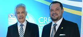 O líder do governo na Câmara dos Deputados, Arlindo Chinaglia (PT), e o presidente do CRF-SP, dr. Pedro Menegasso