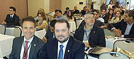 CRF-SP está em Brasília para discutir condições de trabalho do farmacêutico. Na foto, dr. Marcelo Polacow, conselheiro federal por SP e dr. Pedro Menegasso, presidente do CRF-SP