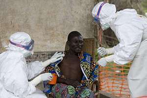 Mais de 120 profissionais de saúde mortos e 240 doentes por causa do Ebola