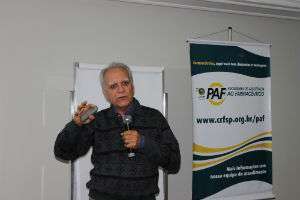 dr. Marco Cecchini, farmacêutico que atua em uma ONG no Jd Boa Vista, na capital