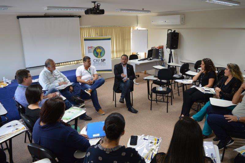 Bragança Paulista - Farmacêuticos reuniram-se com o presidente do CRF-SP e a diretoria regional para debater assuntos da região