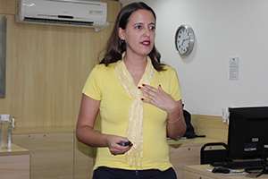 Dra. Vanessa de Andrade Conceição, vice-coordenadora da Comissão Assessora de Farmácia Clínica do CRF-SP
