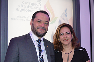 Dr. Pedro Eduardo Menegasso, presidente do CRF-SP e Dra. Vânia Leite, presidente da ABC Cosmetologia 