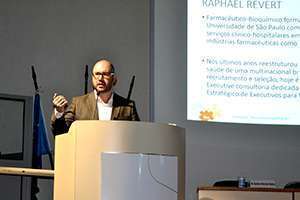 Dr. Raphael Revert destacou os dilemas éticos da indústria 