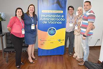 Dra. Vanessa Farigo, Dra. Flora Genaro, Dr. José Vanilton de Almeida, Dra. Amouni Mourad e Dr. Daniel Bazoli