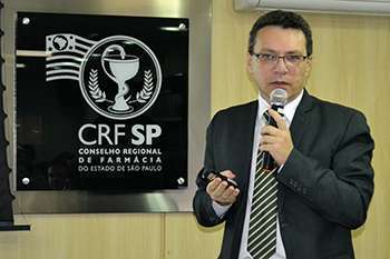 Dr. Marcos Machado