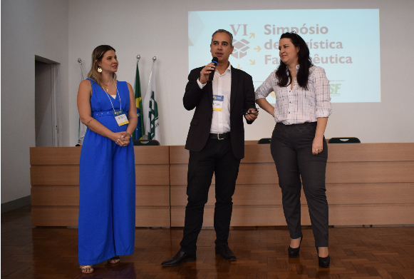 Dra. Lilian Fagan, delegada adjunta; Dr. Kleber Fernandes, delegado regional e coordenador do GTT e Dra. Danyelle Marini, diretora-tesoureira do CRF-SP