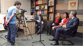 Gravação do Programa Encontro com o Presidente com os professores Marise Bastos, Terezinha Andreoli e Fernando Fiol (Foto: Mônica Neri)