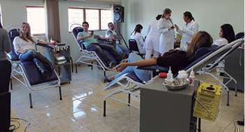 Boa aceitação: farmacêuticos aderiram à campanha de doação de sangue realizada  pela Seccional de Osasco (Foto Carlos Nascimento)