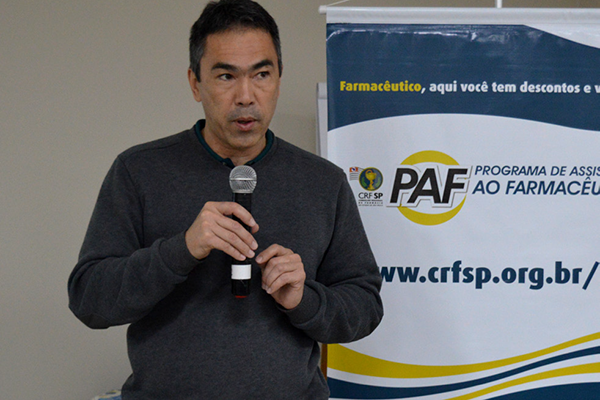 Dr. Israel Murakami, conselheiro do CRF-SP e farmacêutico atuante na Saúde Pública 