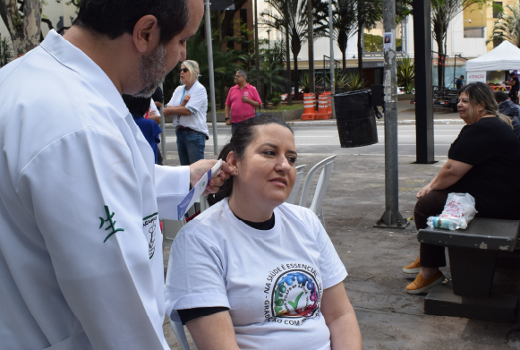 Dra. Danyelle Marini, diretora-tesoureira do CRF-SP, participou da ação